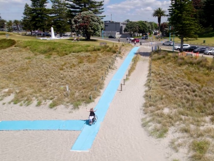 Beach access mat