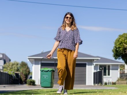 Food scraps bin